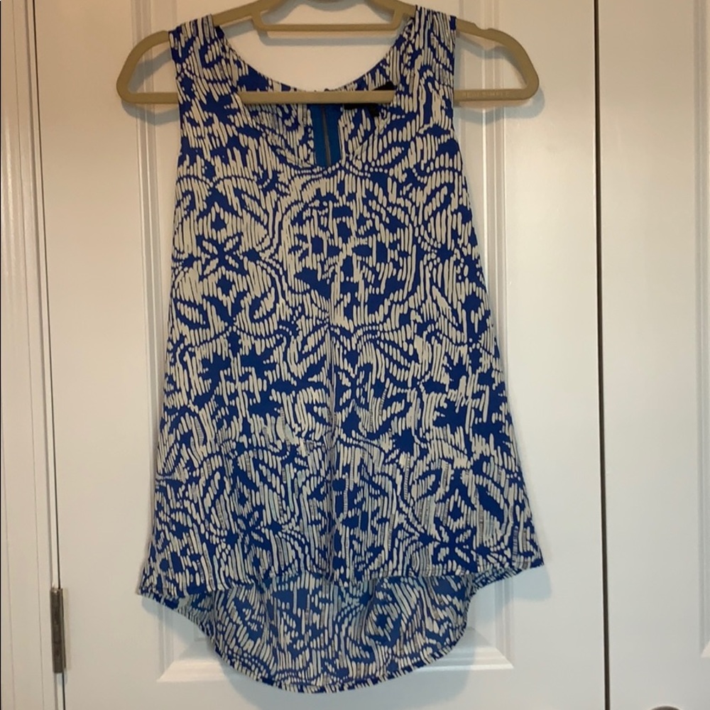 Blue & White Patterned Sleeveless Blouse